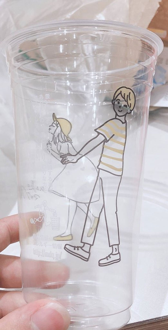 People Are Laughing At These Cups By McDonald’s Japan Because They Become Inappropriate After Rotating Them People Are Laughing At These Cups By McDonald’s Japan Because They Become Inappropriate After Rotating Them