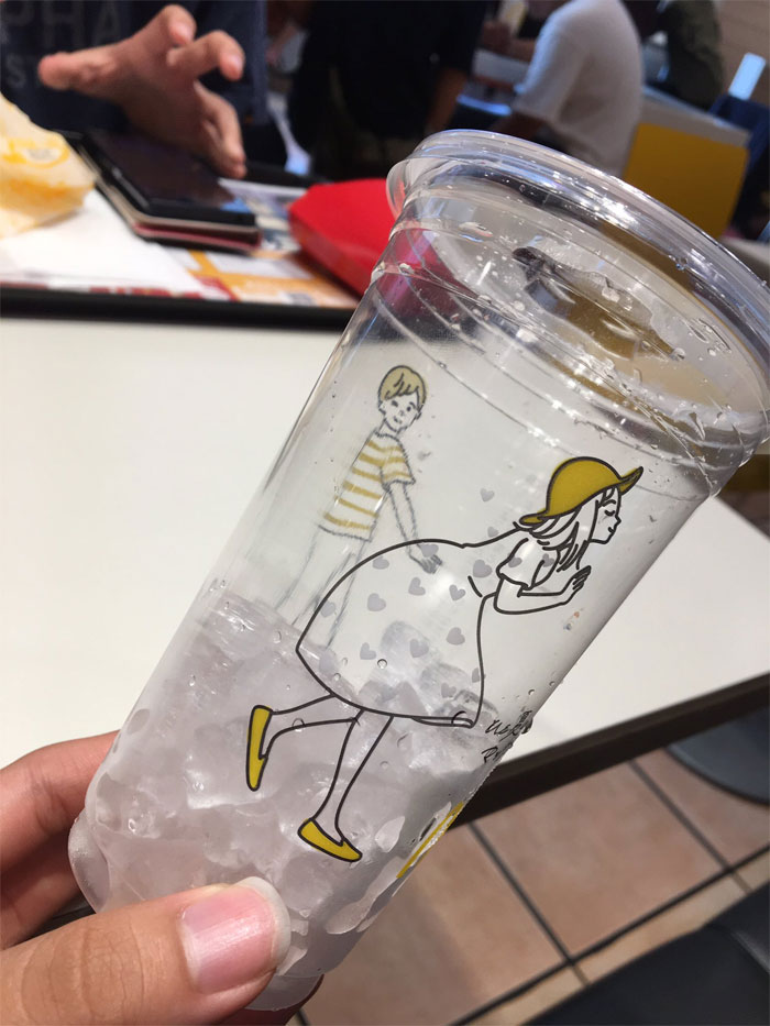 People Are Laughing At These Cups By McDonald’s Japan Because They Become Inappropriate After Rotating Them People Are Laughing At These Cups By McDonald’s Japan Because They Become Inappropriate After Rotating Them