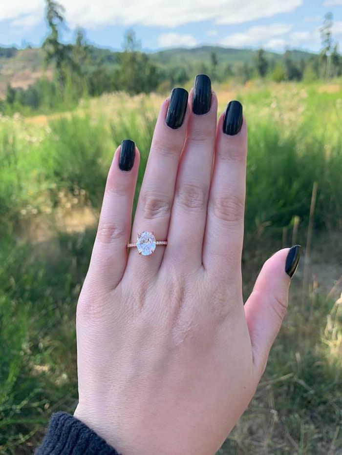 Woman Starts Dating A Man She Married Before The Head Injury That Made Her Forget Everything Since The Age Of 17 Woman Starts Dating A Man She Married Before The Head Injury That Made Her Forget Everything Since The Age Of 17