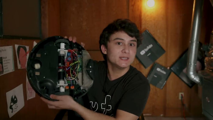 Someone Modified A Roomba To Curse When It Bumps Into Things And It's Hilarious Someone Modified A Roomba To Curse When It Bumps Into Things And It's Hilarious