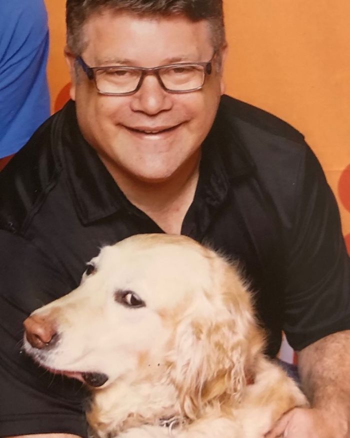 People Start Celebrating Sean Astin's Career After Pics Of Him Holding An Otter Go Viral People Start Celebrating Sean Astin's Career After Pics Of Him Holding An Otter Go Viral