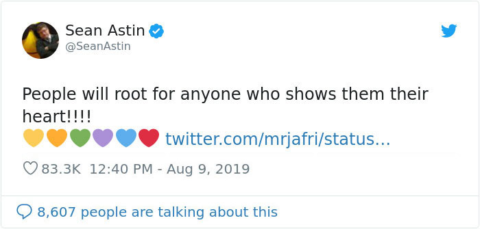 People Start Celebrating Sean Astin's Career After Pics Of Him Holding An Otter Go Viral People Start Celebrating Sean Astin's Career After Pics Of Him Holding An Otter Go Viral