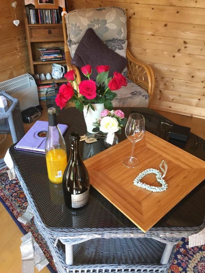 Sweet Man Suffering From Dementia Proposes To His 'Girlfriend' Who's Actually His Wife Of 12 Years Sweet Man Suffering From Dementia Proposes To His 'Girlfriend' Who's Actually His Wife Of 12 Years