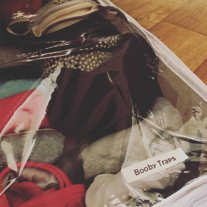 Guy Gives His Sister A Label Maker As A Wedding Gift, And She Is Cracking Everyone Up (14 Pics) Guy Gives His Sister A Label Maker As A Wedding Gift, And She Is Cracking Everyone Up (14 Pics)