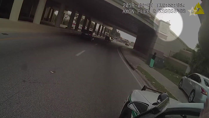 This Woman Talks Man Out Of Jumping Off A Bridge By Quoting Linkin Park Lyrics