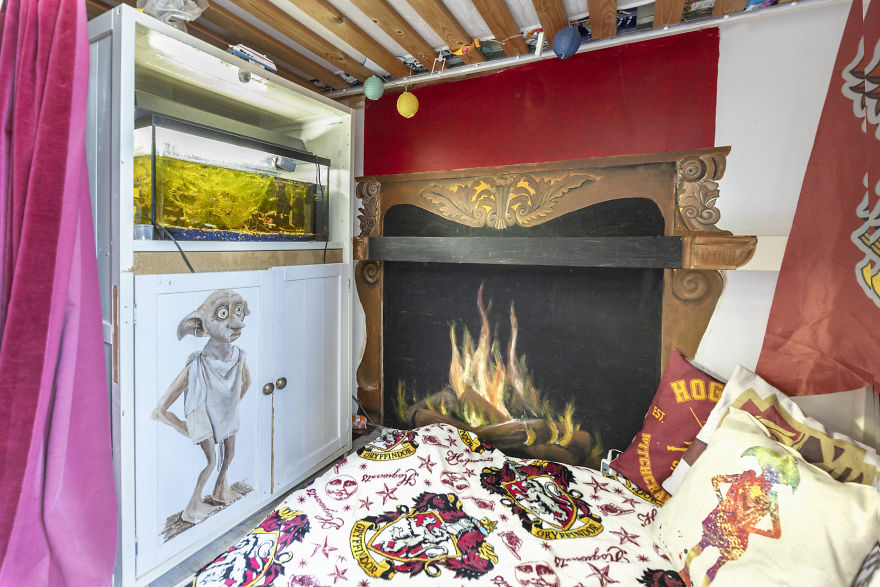 19 Pics Of My Daughter's Bedroom Turned Into Hogwarts 19 Pics Of My Daughter's Bedroom Turned Into Hogwarts