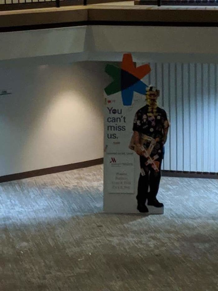 FedEx Put Up A Life-Size Ad At Dragon Con, People Saw There Were Many Ways To Improve It FedEx Put Up A Life-Size Ad At Dragon Con, People Saw There Were Many Ways To Improve It