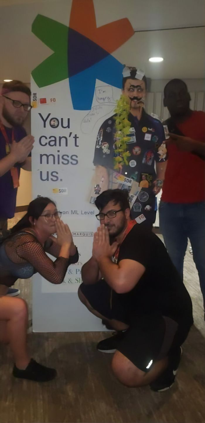 FedEx Put Up A Life-Size Ad At Dragon Con, People Saw There Were Many Ways To Improve It FedEx Put Up A Life-Size Ad At Dragon Con, People Saw There Were Many Ways To Improve It