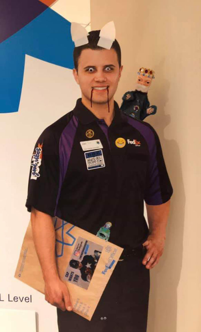 FedEx Put Up A Life-Size Ad At Dragon Con, People Saw There Were Many Ways To Improve It FedEx Put Up A Life-Size Ad At Dragon Con, People Saw There Were Many Ways To Improve It