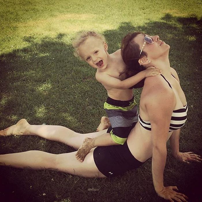 Women-In-Real-Life-Breaking-Unrealistic-Expectations