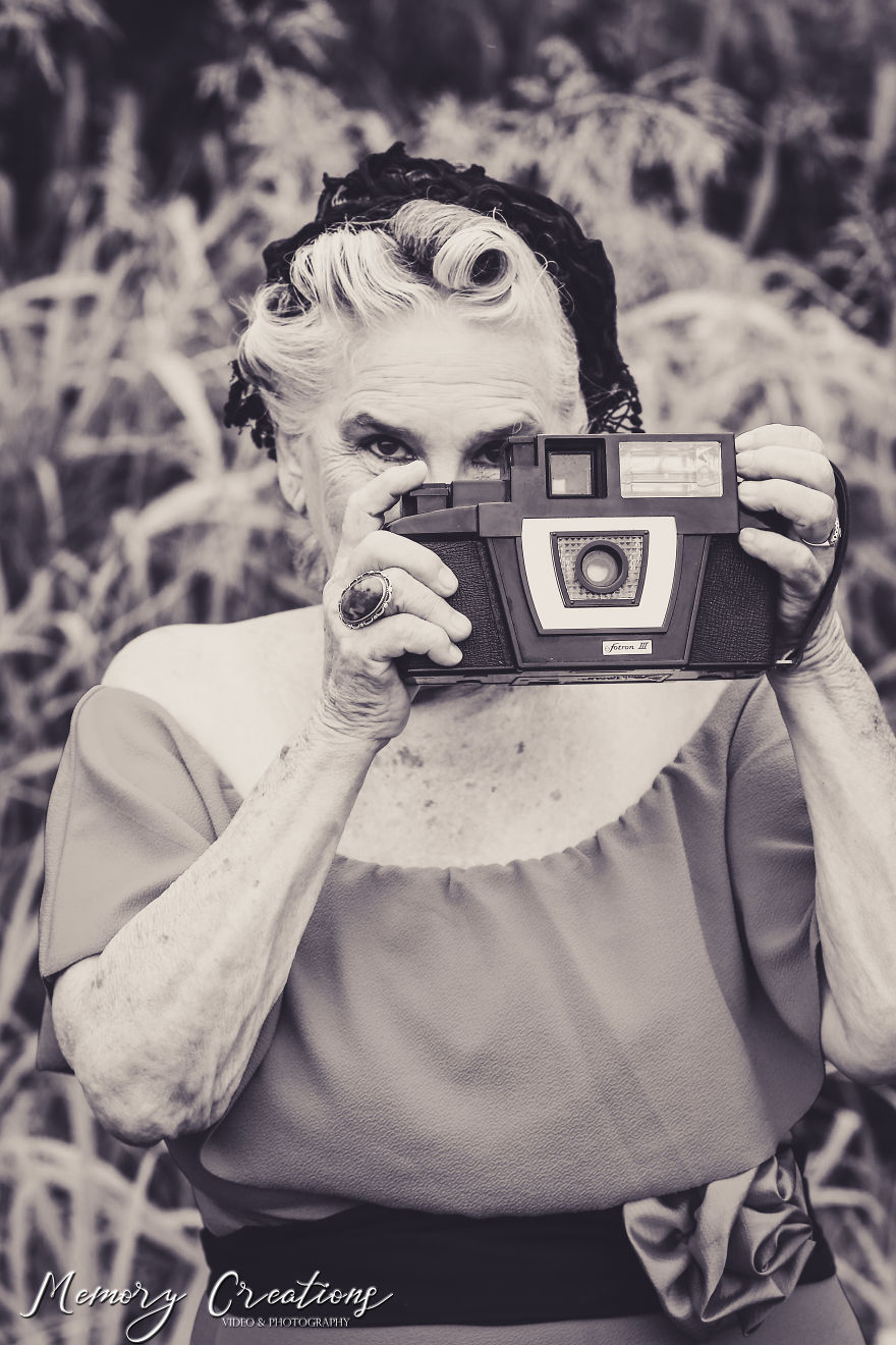 Glamorous Grandma Goals, I Did My Mom's 75th Birthday Pin-Up Photoshoot! Glamorous Grandma Goals, I Did My Mom's 75th Birthday Pin-Up Photoshoot!