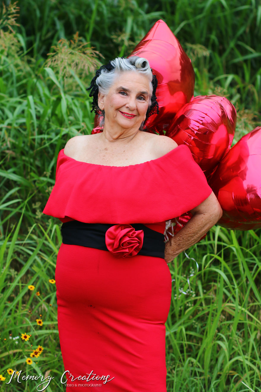 Glamorous Grandma Goals, I Did My Mom's 75th Birthday Pin-Up Photoshoot! Glamorous Grandma Goals, I Did My Mom's 75th Birthday Pin-Up Photoshoot!
