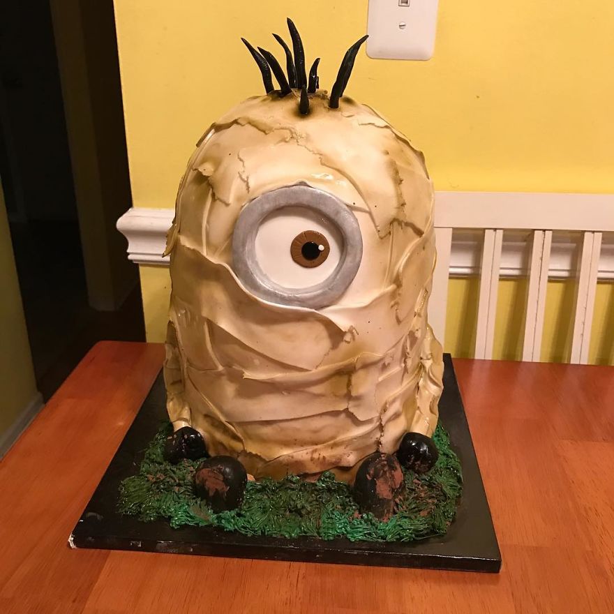 Minions Cake