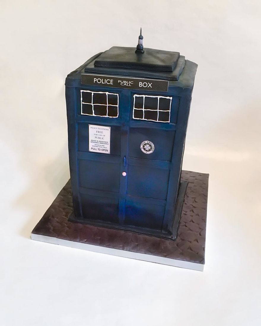 Tardis Cake