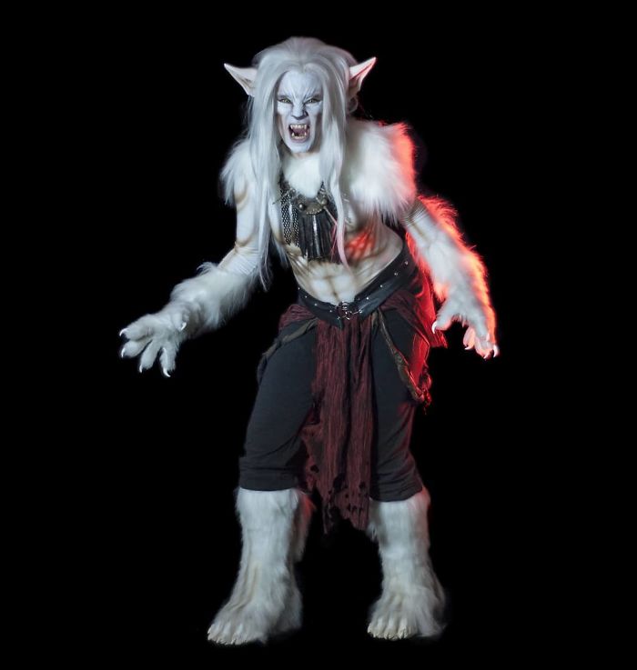 Artist Creates Shoes In The Shape Of Animal Hooves And The Result Is Impressive.