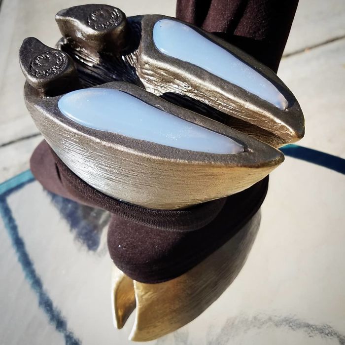 Artist Creates Shoes In The Shape Of Animal Hooves And The Result Is Impressive.