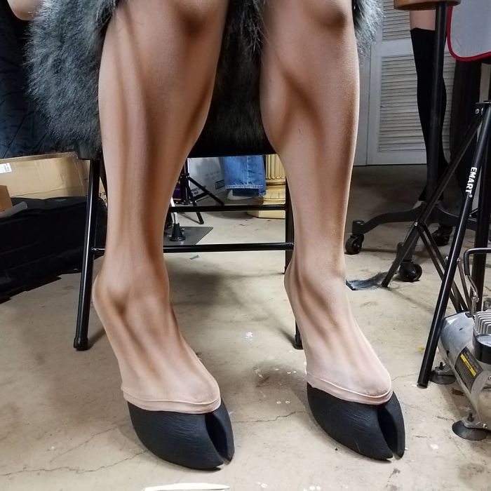 Artist Creates Shoes In The Shape Of Animal Hooves And The Result Is Impressive.