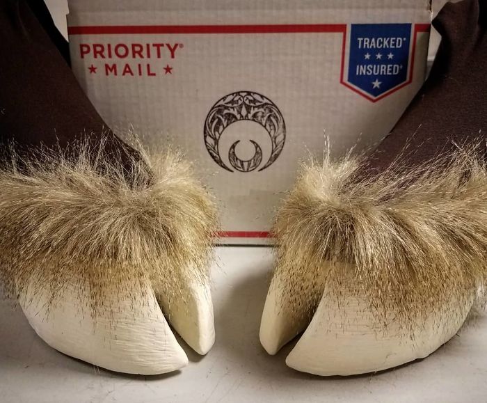 Artist Creates Shoes In The Shape Of Animal Hooves And The Result Is Impressive.