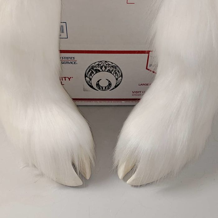 Artist Creates Shoes In The Shape Of Animal Hooves And The Result Is Impressive.