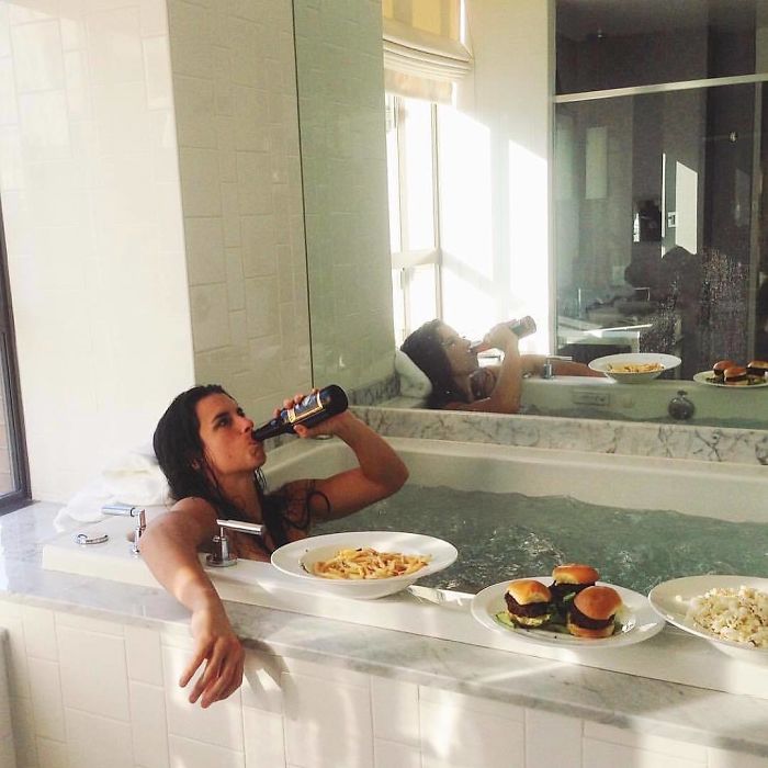 Women-In-Real-Life-Breaking-Unrealistic-Expectations