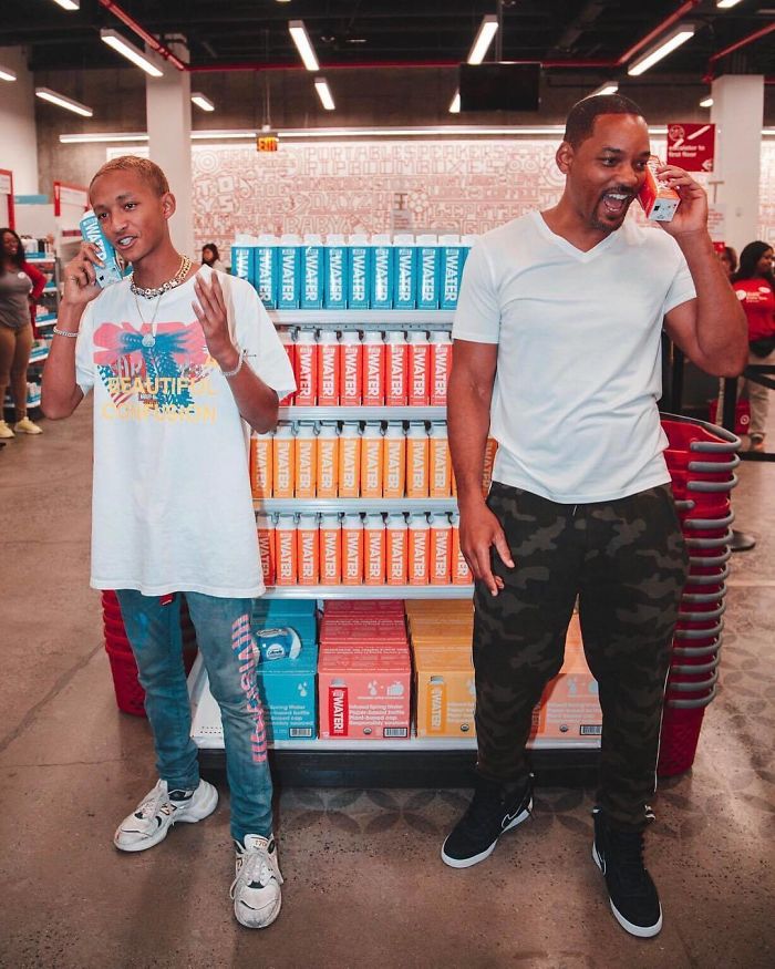 Hater Gets Quickly Shut Down After Attacking Will Smith For Promoting His Son's Bottled Water Hater Gets Quickly Shut Down After Attacking Will Smith For Promoting His Son's Bottled Water