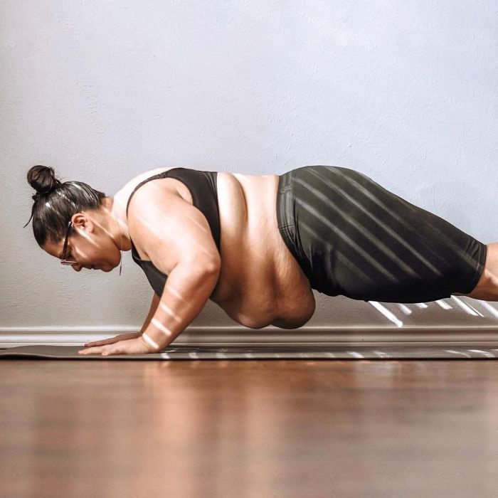 Women-In-Real-Life-Breaking-Unrealistic-Expectations