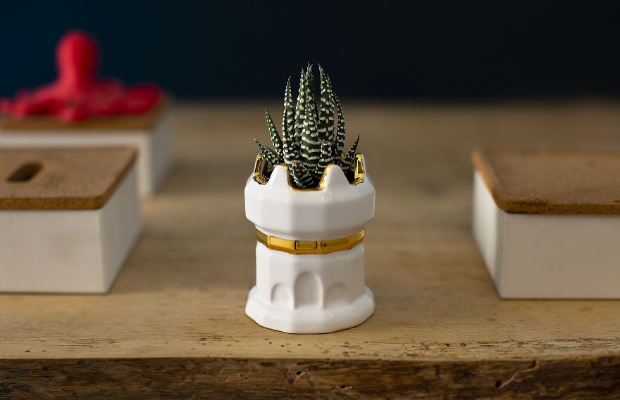 I Handmade A Tower Plant Pot - Plated In Real Gold