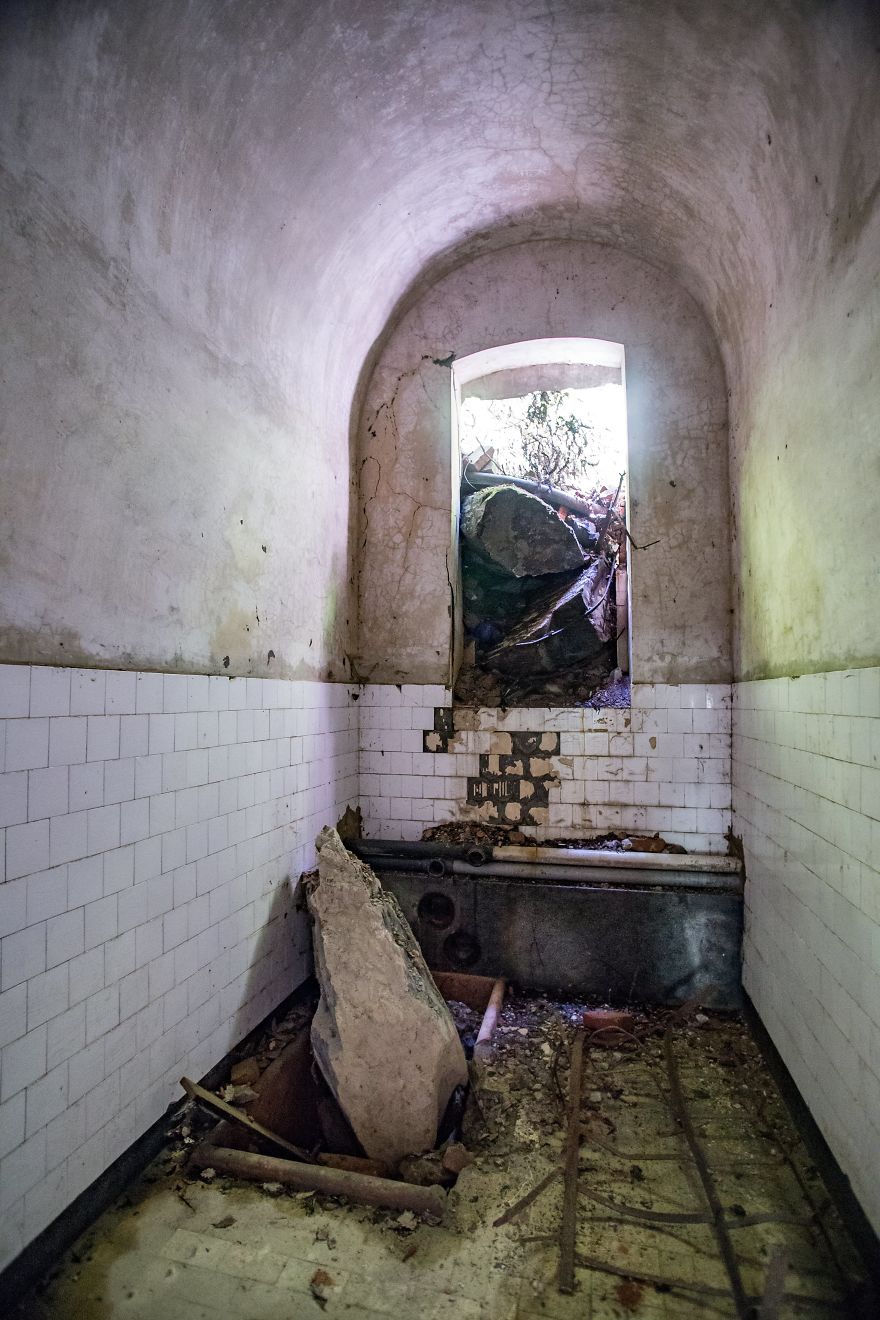 Two Years Ago I Wrote An Article On Bored Panda About Stunning Abandoned Thermal Baths In Herculane, Romania. Then I Started An Amazing Reactivation Project, Raised Money To Conserve It And Gathered More Than 19 000 People Around A Cause