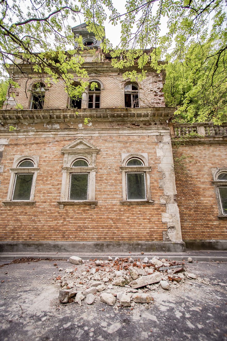 Two Years Ago I Wrote An Article On Bored Panda About Stunning Abandoned Thermal Baths In Herculane, Romania. Then I Started An Amazing Reactivation Project, Raised Money To Conserve It And Gathered More Than 19 000 People Around A Cause