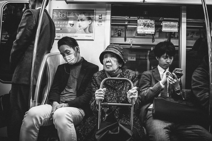 Photographer Gives Fascinating Glimpse Into The Train Culture Of Japan Through 21 Black & White Photos