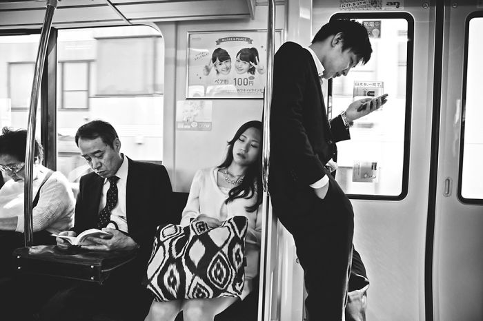 Photographer Gives Fascinating Glimpse Into The Train Culture Of Japan Through 21 Black & White Photos