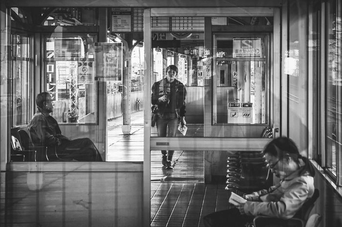 Photographer Gives Fascinating Glimpse Into The Train Culture Of Japan Through 21 Black & White Photos