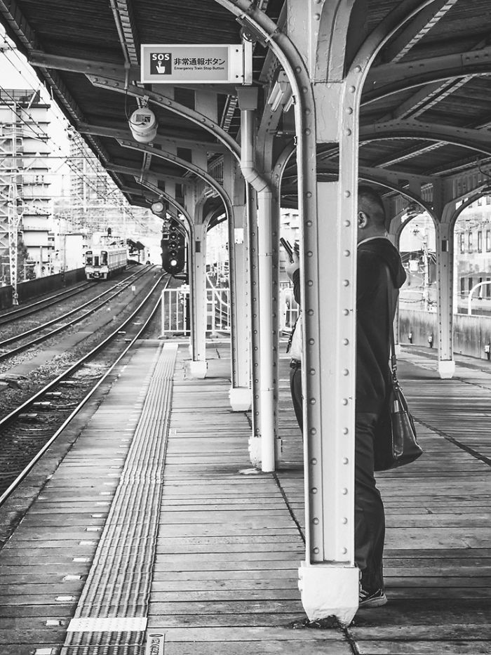 Photographer Gives Fascinating Glimpse Into The Train Culture Of Japan Through 21 Black & White Photos