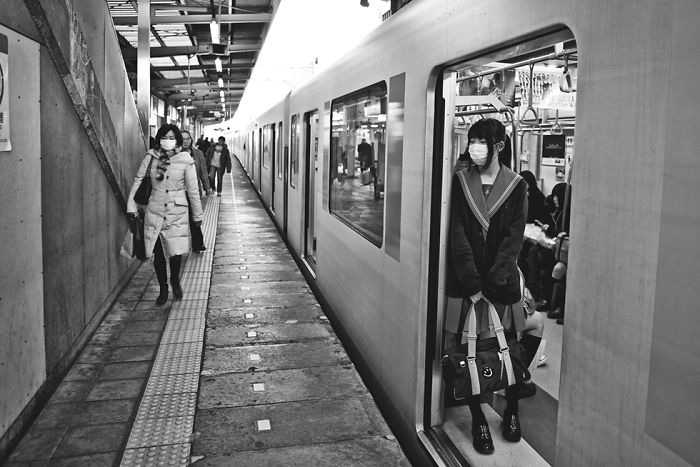 Photographer Gives Fascinating Glimpse Into The Train Culture Of Japan Through 21 Black & White Photos