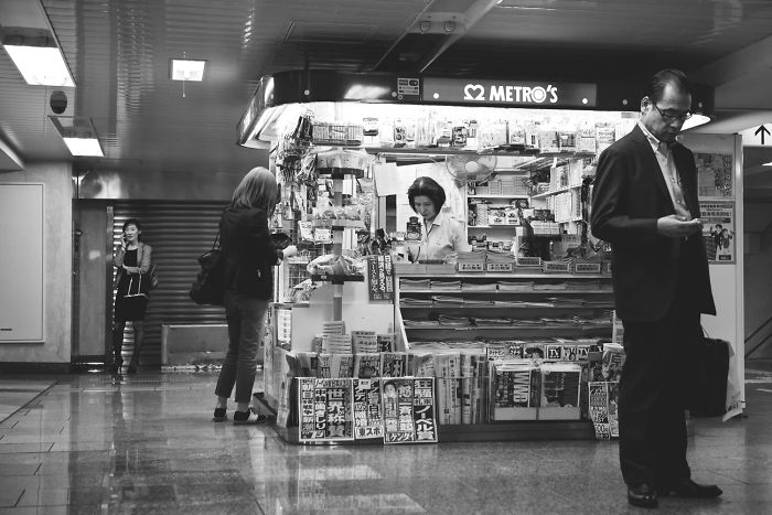Photographer Gives Fascinating Glimpse Into The Train Culture Of Japan Through 21 Black & White Photos