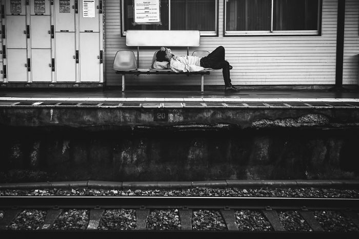 Photographer Gives Fascinating Glimpse Into The Train Culture Of Japan Through 21 Black & White Photos