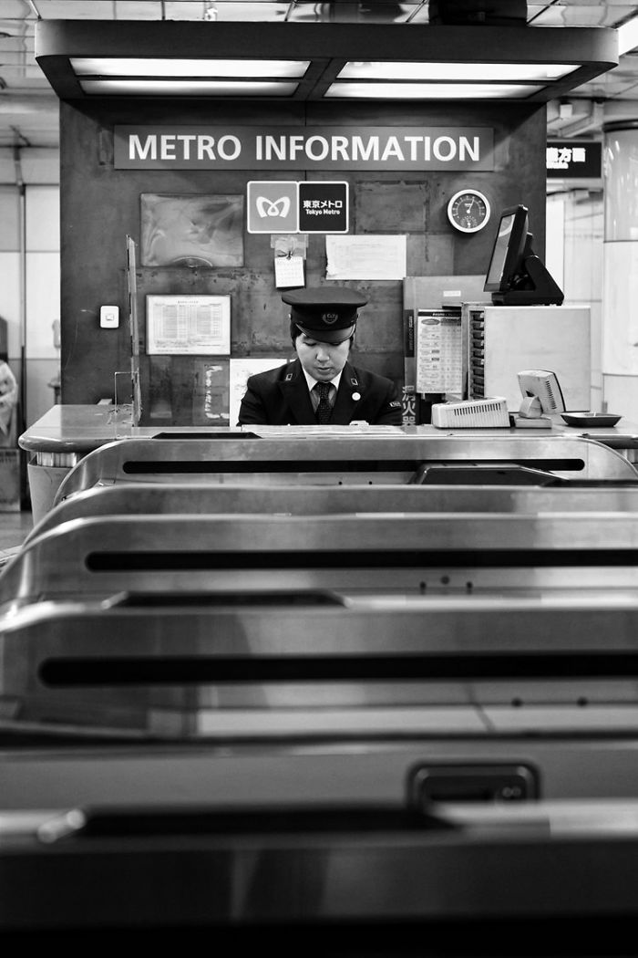 Photographer Gives Fascinating Glimpse Into The Train Culture Of Japan Through 21 Black & White Photos