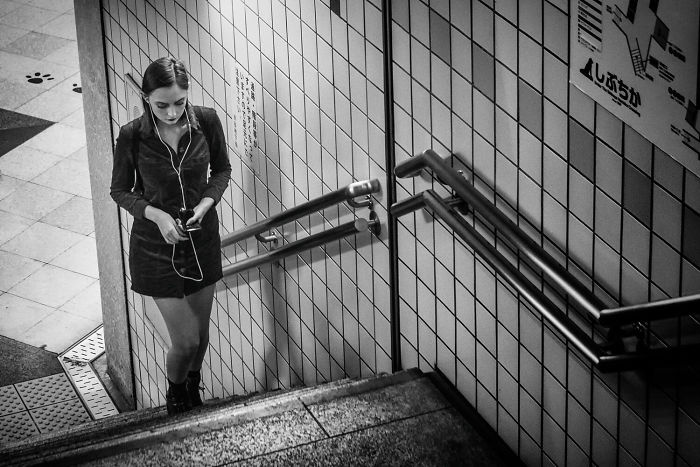 Photographer Gives Fascinating Glimpse Into The Train Culture Of Japan Through 21 Black & White Photos