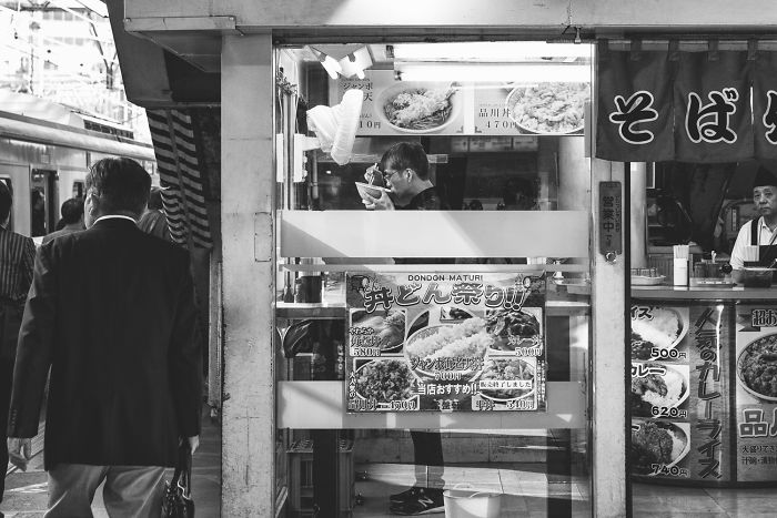 Photographer Gives Fascinating Glimpse Into The Train Culture Of Japan Through 21 Black & White Photos