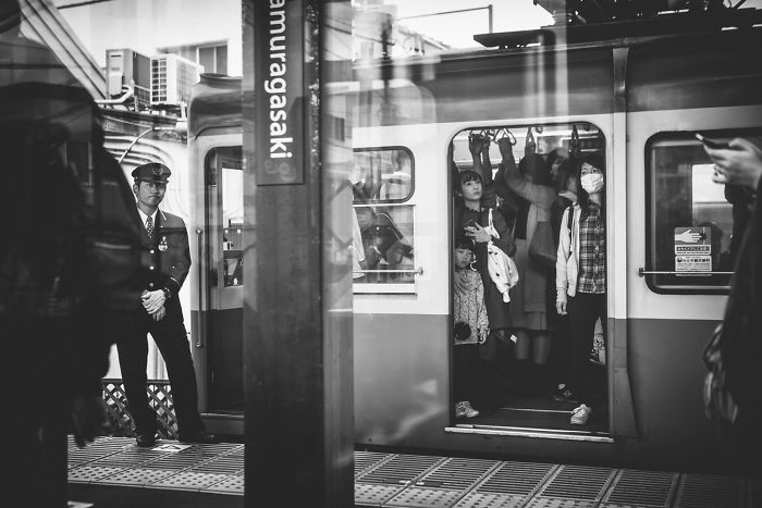 Photographer Gives Fascinating Glimpse Into The Train Culture Of Japan Through 21 Black & White Photos