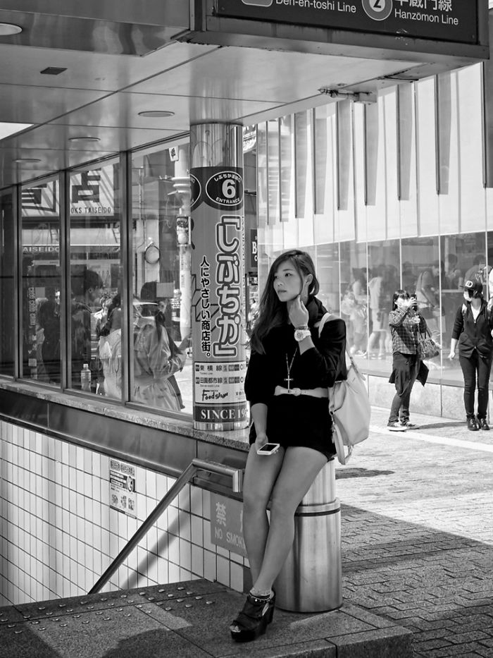 Photographer Gives Fascinating Glimpse Into The Train Culture Of Japan Through 21 Black & White Photos