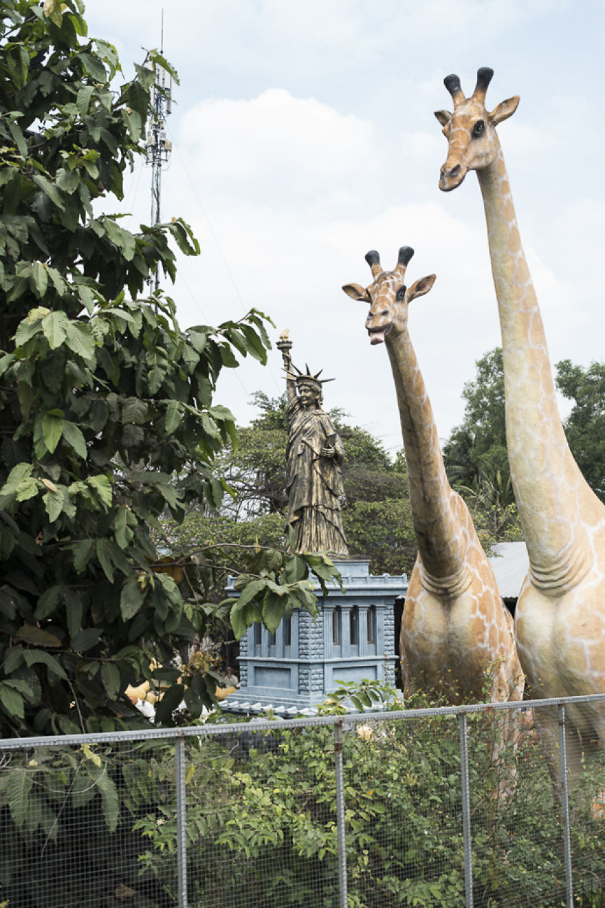 I Capture American Veterans That Moved Back To Vietnam To Find Ways To Deal With Their PTSD