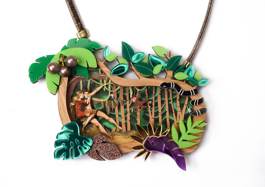 We Create Jewelry With Scenes From Movies Inside