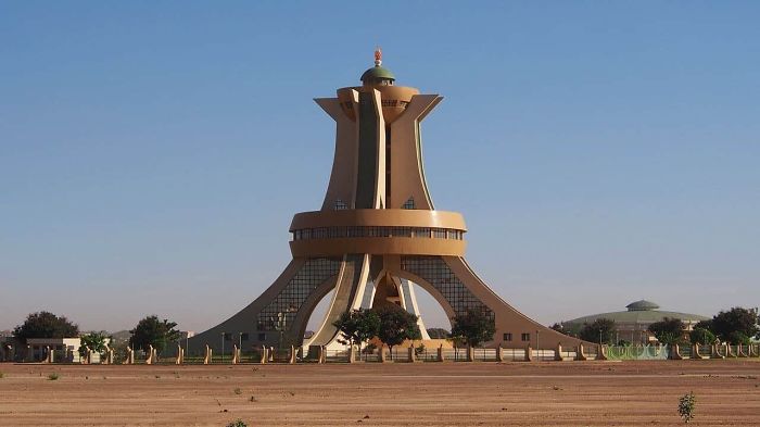 Guy Says African Architecture Isn't Showcased Compared To European And Asian, Posts 44 Of Its Gorgeous Examples