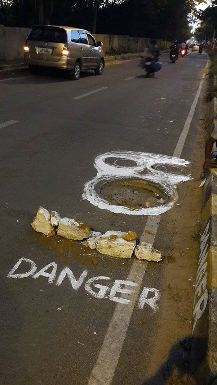 Guy Wants Authorities To Fix The Roads, Takes The Most Creative Way Of Emphasizing How Big This Problem Actually Is Guy Wants Authorities To Fix The Roads, Takes The Most Creative Way Of Emphasizing How Big This Problem Actually Is