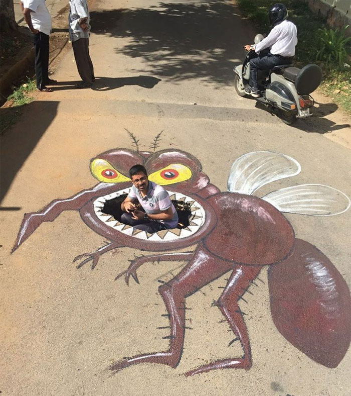 Guy Wants Authorities To Fix The Roads, Takes The Most Creative Way Of Emphasizing How Big This Problem Actually Is Guy Wants Authorities To Fix The Roads, Takes The Most Creative Way Of Emphasizing How Big This Problem Actually Is