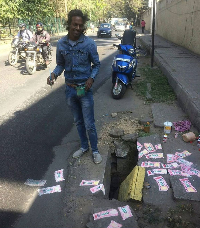 Guy Wants Authorities To Fix The Roads, Takes The Most Creative Way Of Emphasizing How Big This Problem Actually Is Guy Wants Authorities To Fix The Roads, Takes The Most Creative Way Of Emphasizing How Big This Problem Actually Is