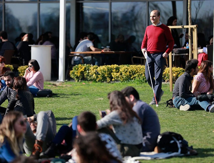 Blind Engineer Invents A 'Smart Cane' That Uses Google Maps To Help Blind People Navigate 