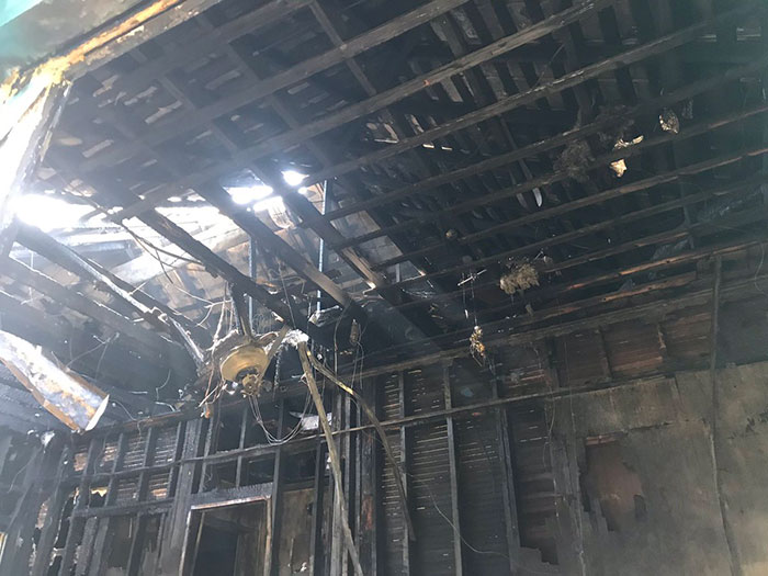 Hero Dog Sacrifices Himself To Save His Entire Family From Fire Hero Dog Sacrifices Himself To Save His Entire Family From Fire