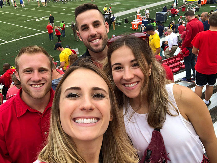 Girl Becomes A Bush On The Day Of Her Sister's Engagement So She Could Capture The Moment Unnoticed Girl Becomes A Bush On The Day Of Her Sister's Engagement So She Could Capture The Moment Unnoticed